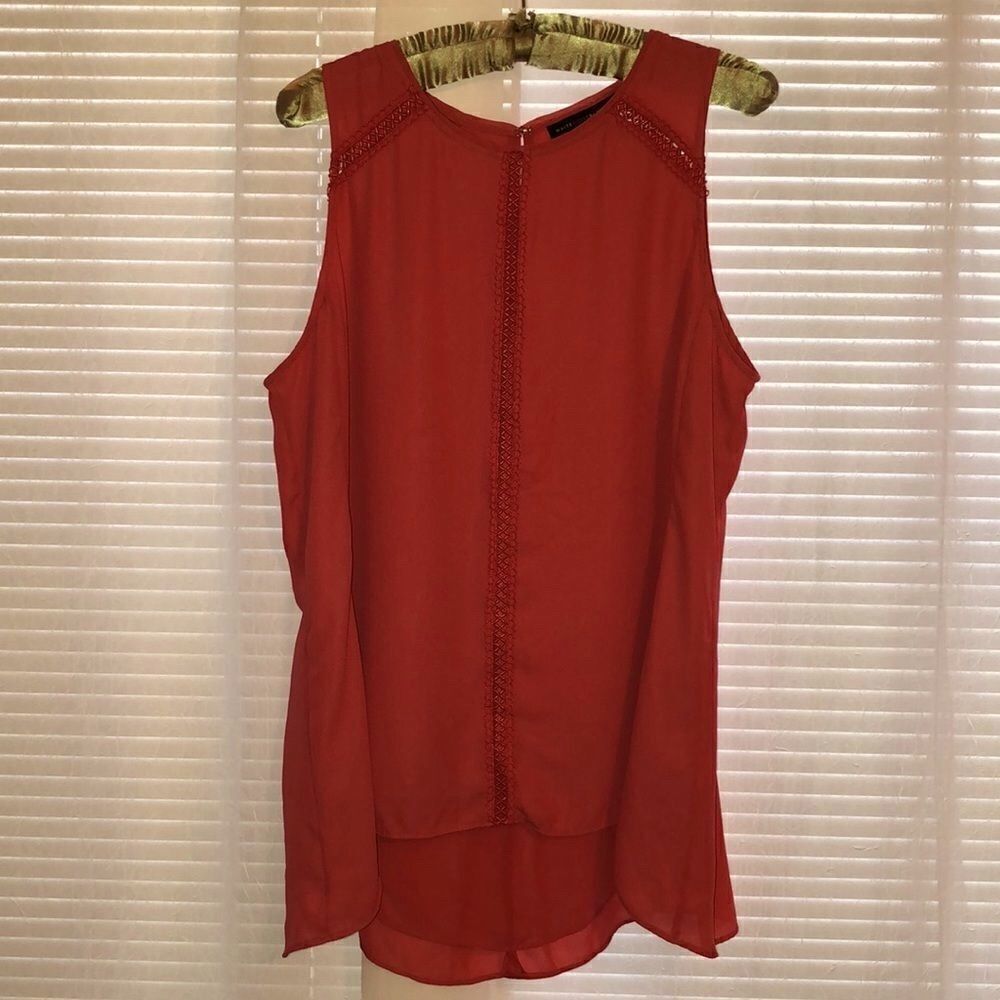 WHBM L Coral Sleeveless High Low Blouse with Lace Inset Details